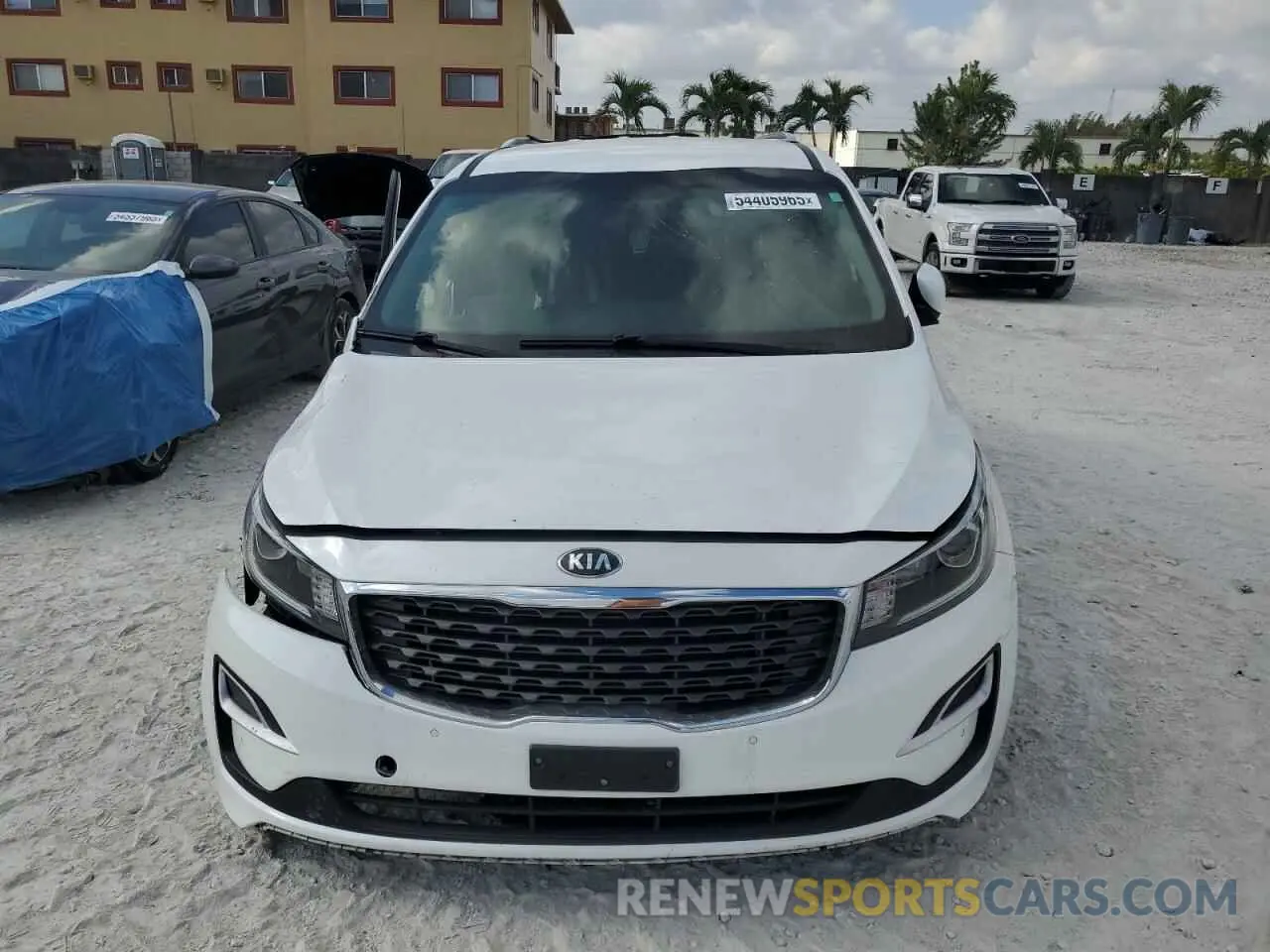 5 Photograph of a damaged car KNDMB5C18L6575719 KIA All Models 2020