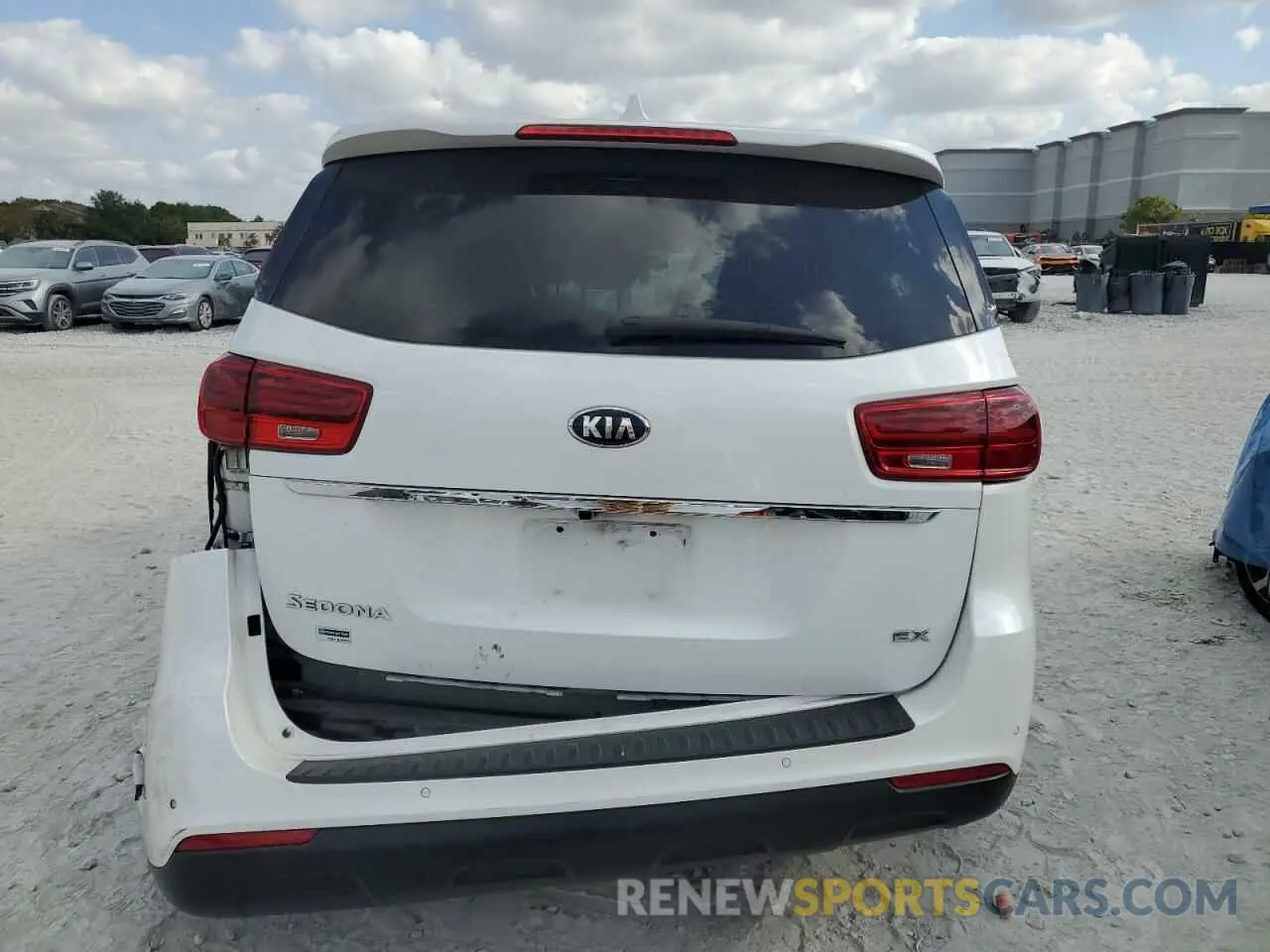 6 Photograph of a damaged car KNDMB5C18L6575719 KIA All Models 2020