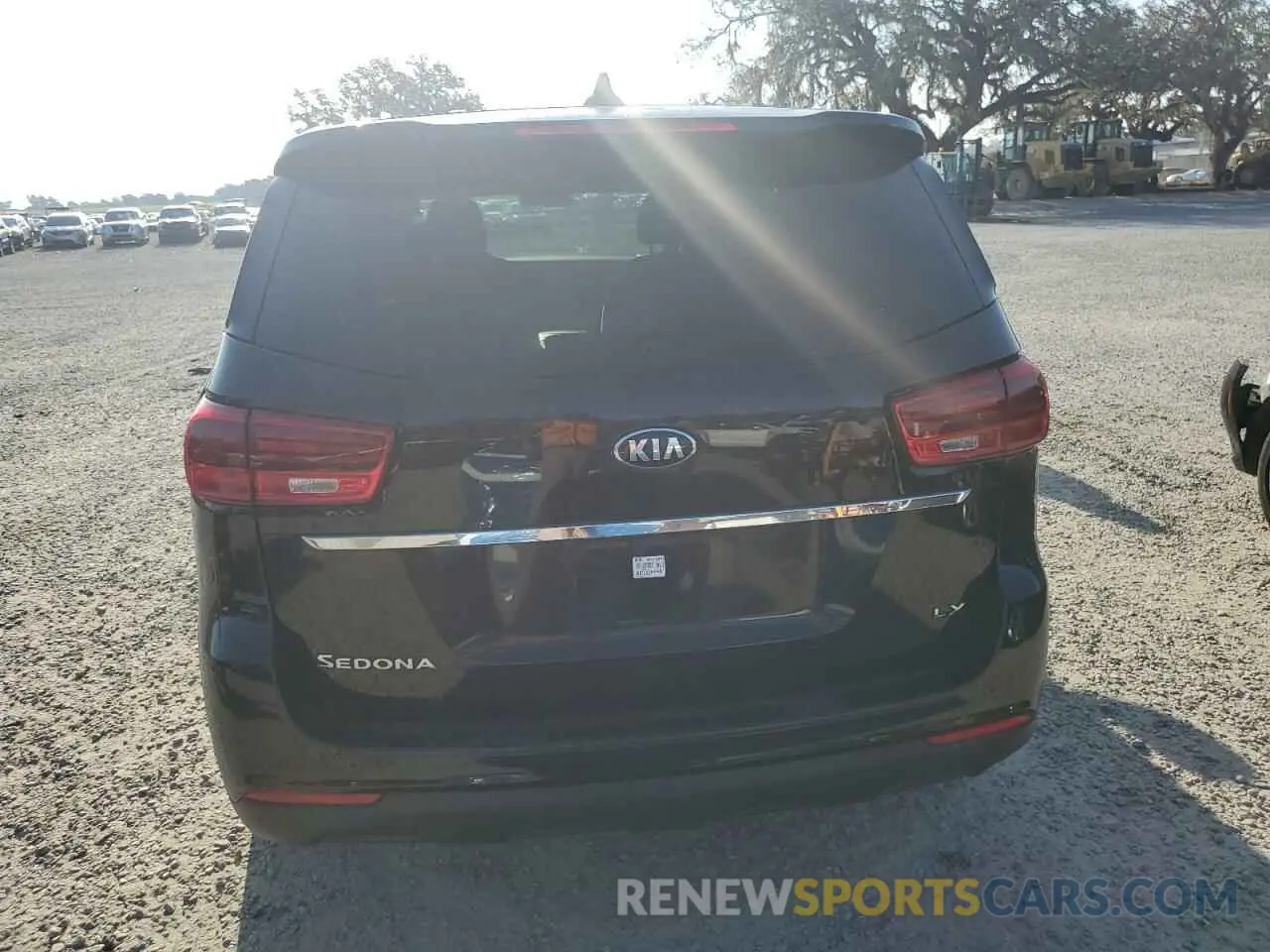 6 Photograph of a damaged car KNDMB5C16M6662925 KIA All Models 2021