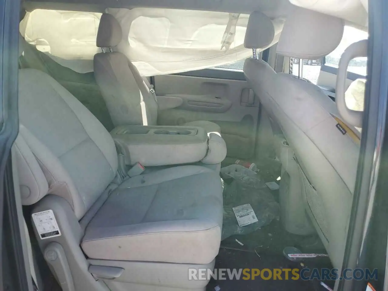 11 Photograph of a damaged car KNDMB5C17M6667292 KIA All Models 2021