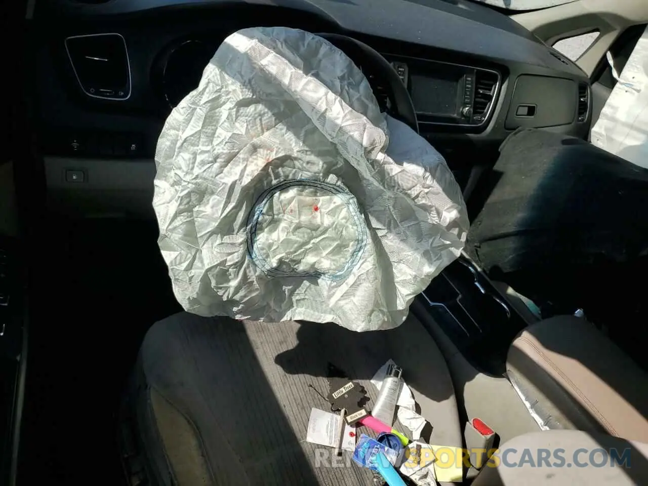 8 Photograph of a damaged car KNDMB5C17M6667292 KIA All Models 2021