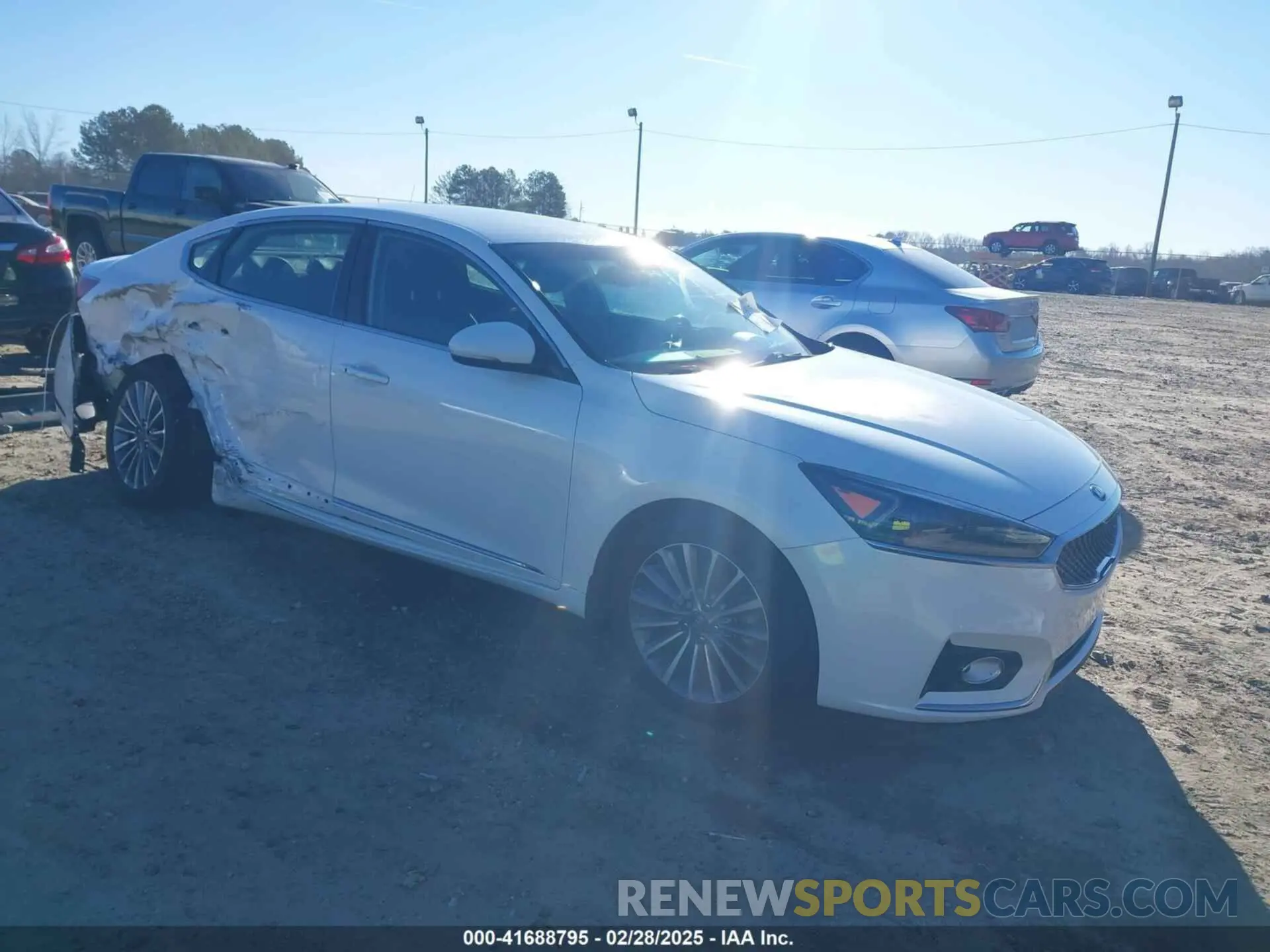 1 Photograph of a damaged car KNALB4J10K5164647 KIA CADENZA 2019