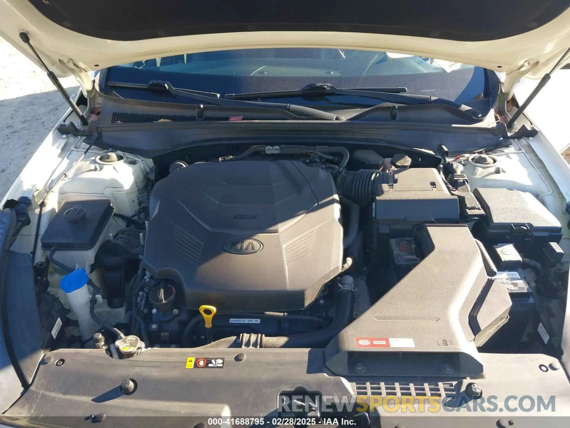 10 Photograph of a damaged car KNALB4J10K5164647 KIA CADENZA 2019