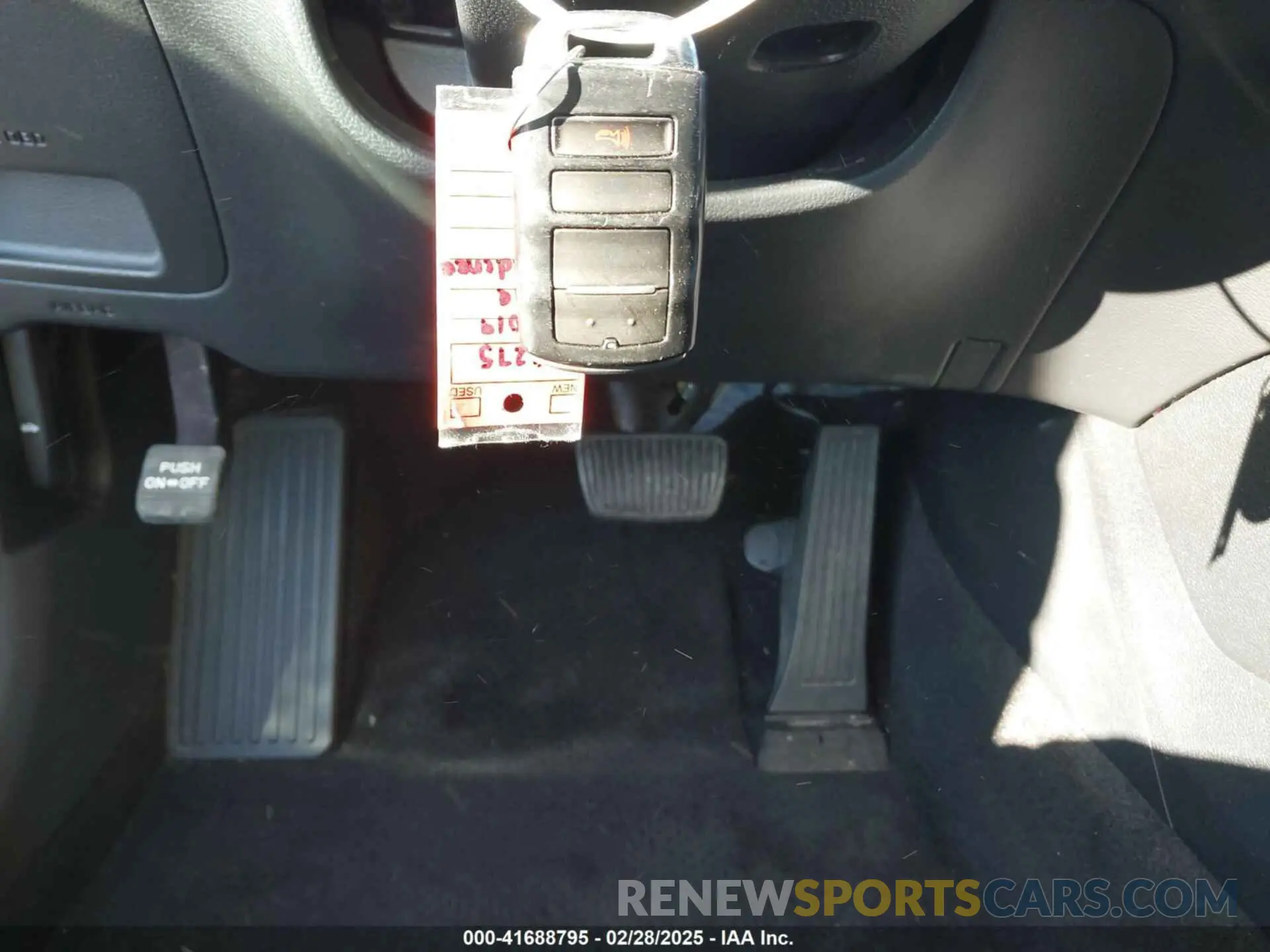 11 Photograph of a damaged car KNALB4J10K5164647 KIA CADENZA 2019