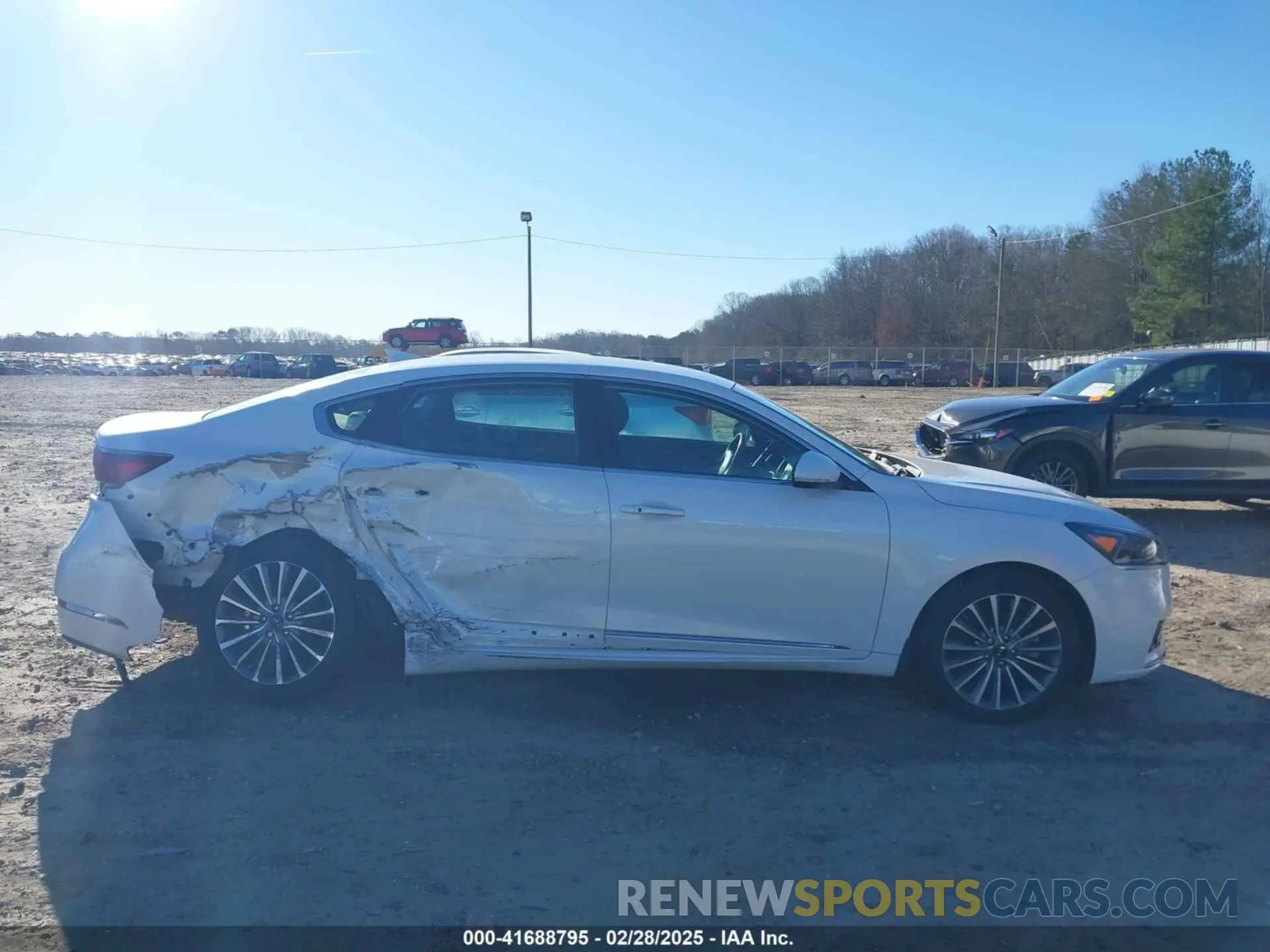 13 Photograph of a damaged car KNALB4J10K5164647 KIA CADENZA 2019