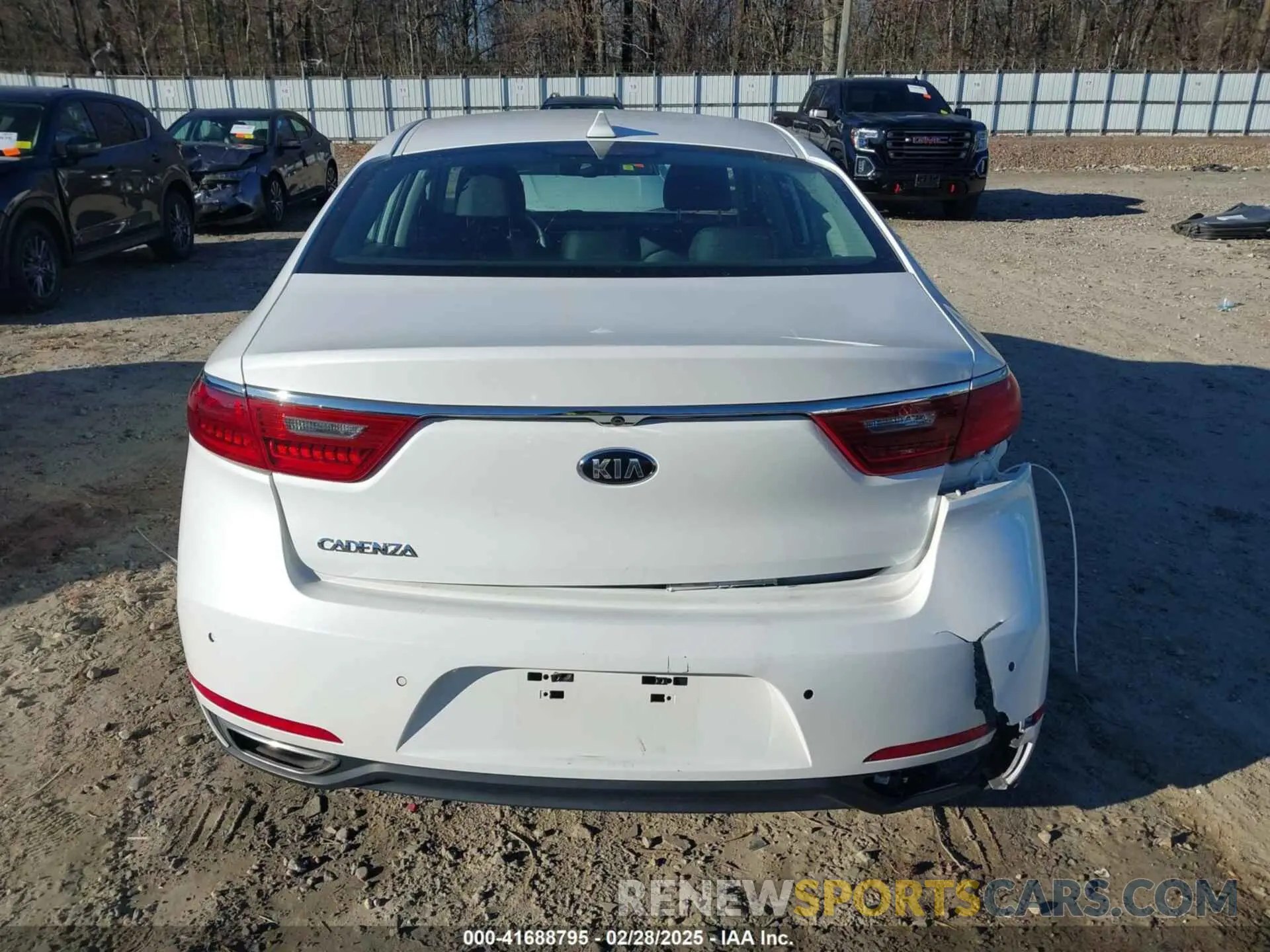16 Photograph of a damaged car KNALB4J10K5164647 KIA CADENZA 2019