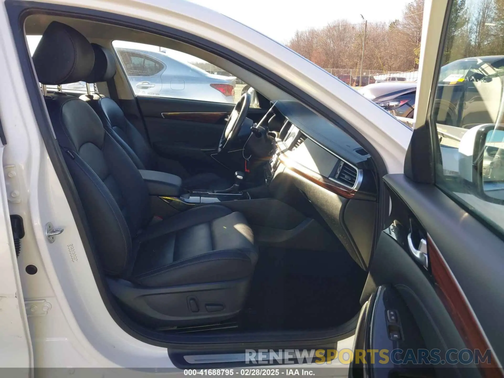 5 Photograph of a damaged car KNALB4J10K5164647 KIA CADENZA 2019