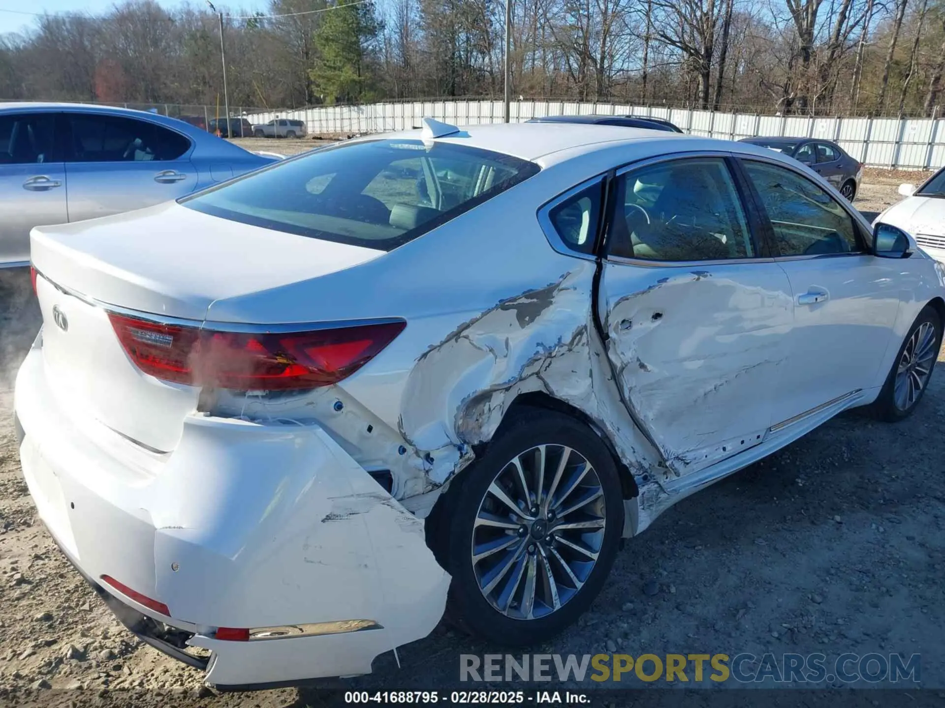 6 Photograph of a damaged car KNALB4J10K5164647 KIA CADENZA 2019