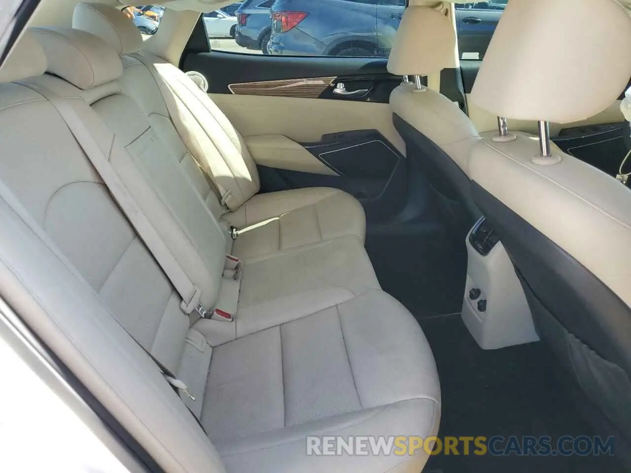 11 Photograph of a damaged car KNALC4J13K5154806 KIA CADENZA 2019