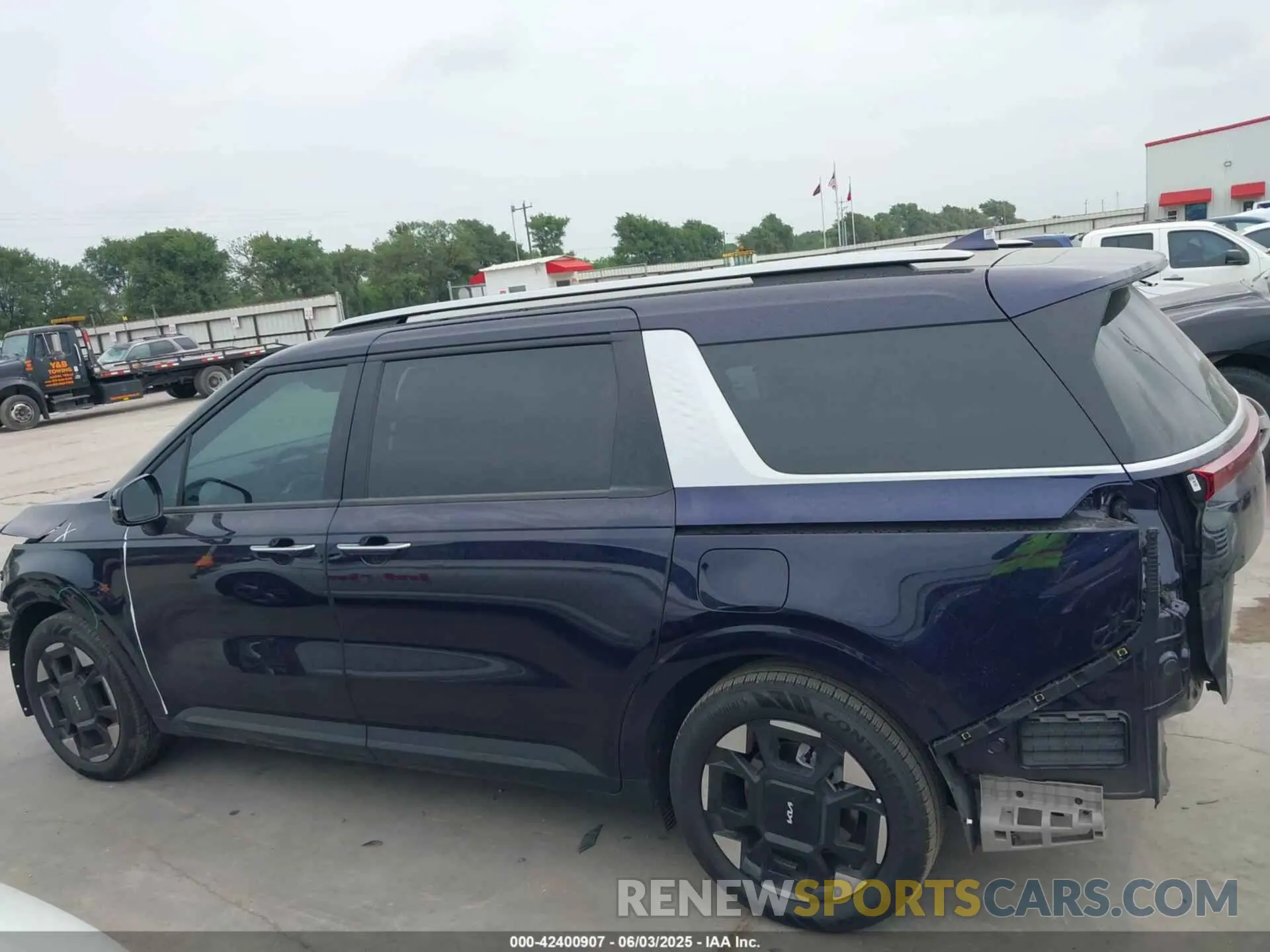 15 Photograph of a damaged car KNDNC5K38S6505527 KIA CARNIVAL 2025