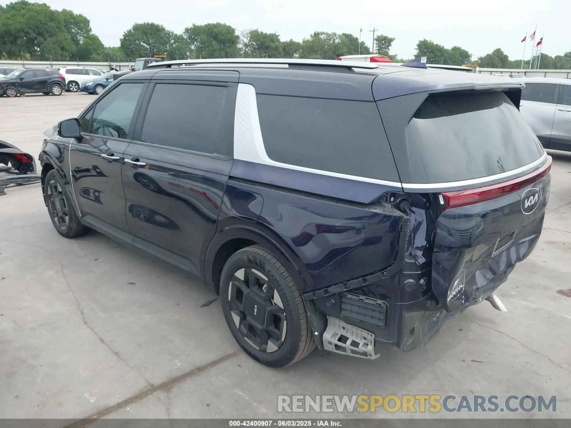 3 Photograph of a damaged car KNDNC5K38S6505527 KIA CARNIVAL 2025