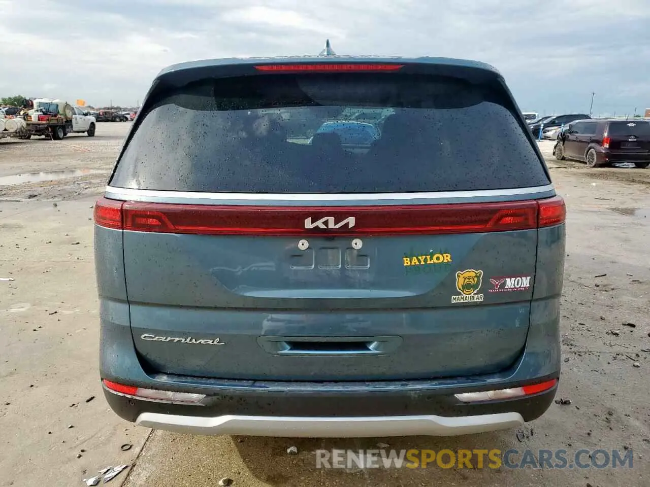 6 Photograph of a damaged car KNDNC5H35N6071109 KIA CARNIVAL E 2022
