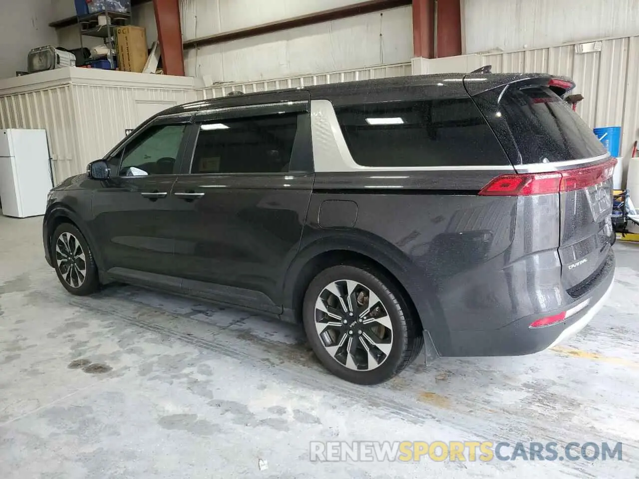 2 Photograph of a damaged car KNDNC5H33P6250901 KIA CARNIVAL E 2023