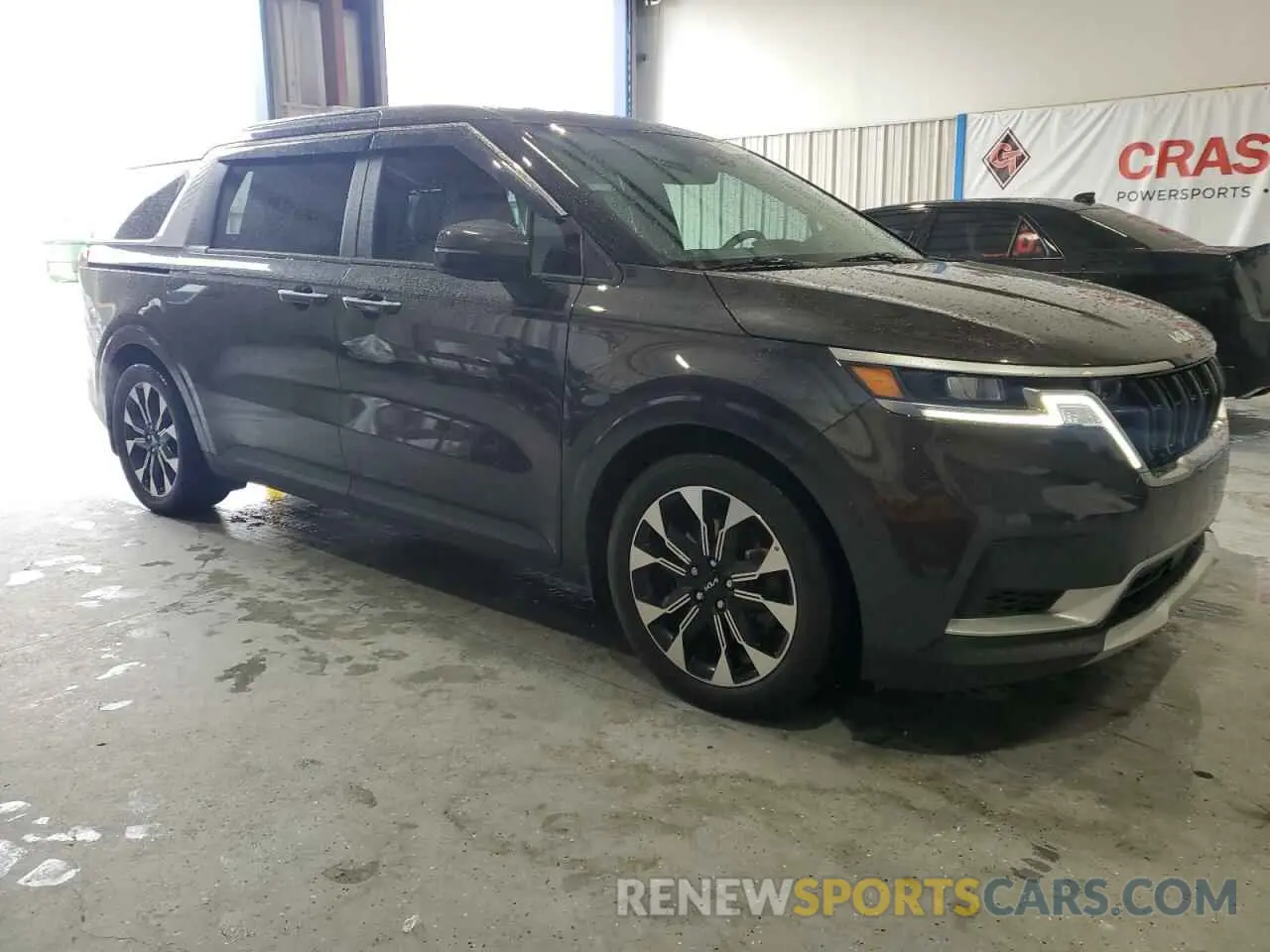 4 Photograph of a damaged car KNDNC5H33P6250901 KIA CARNIVAL E 2023