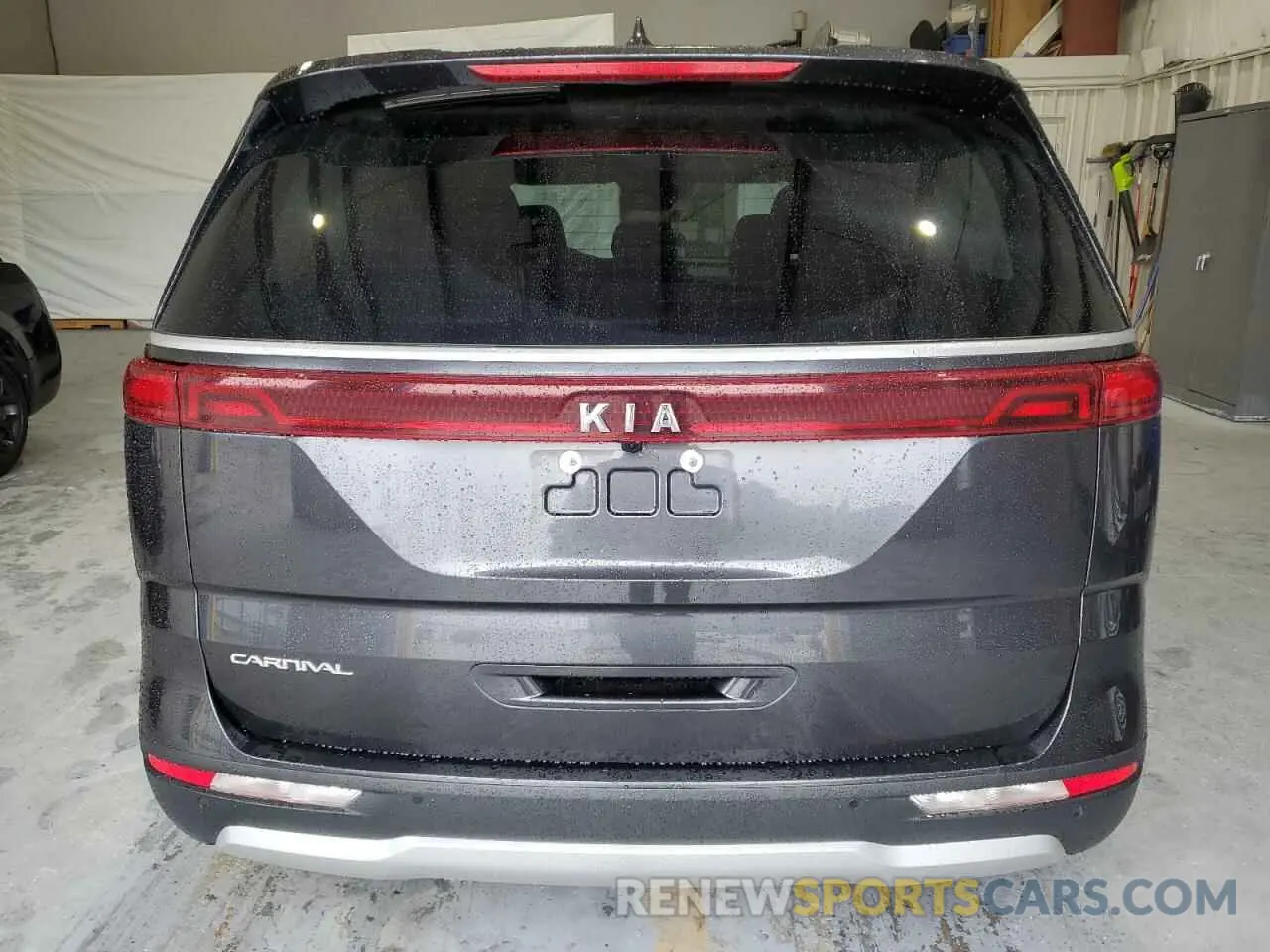 6 Photograph of a damaged car KNDNC5H33P6250901 KIA CARNIVAL E 2023
