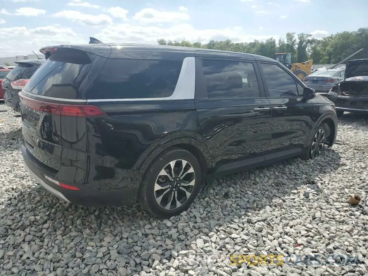 3 Photograph of a damaged car KNDNC5H39P6231933 KIA CARNIVAL E 2023