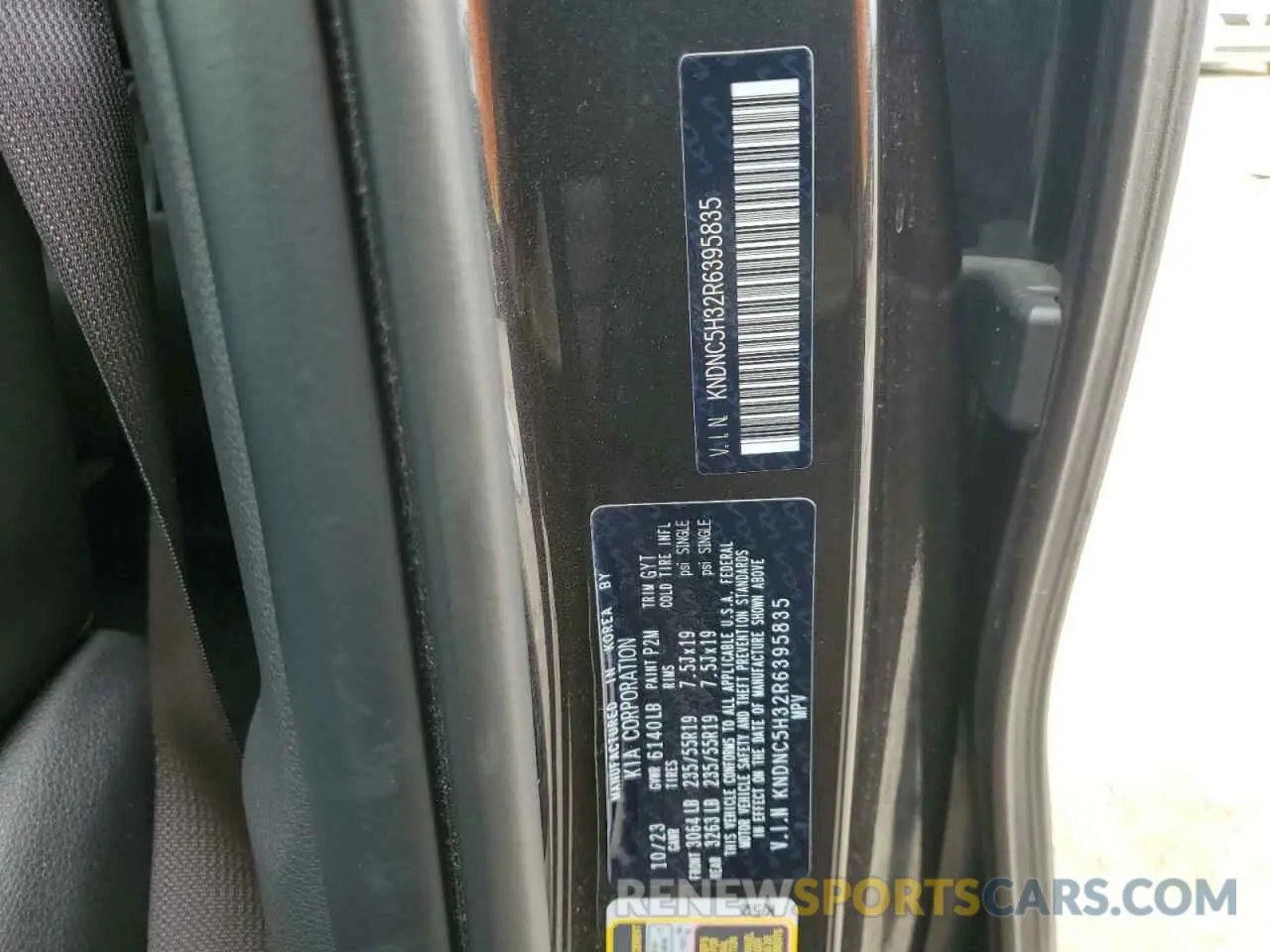 13 Photograph of a damaged car KNDNC5H32R6395835 KIA CARNIVAL E 2024
