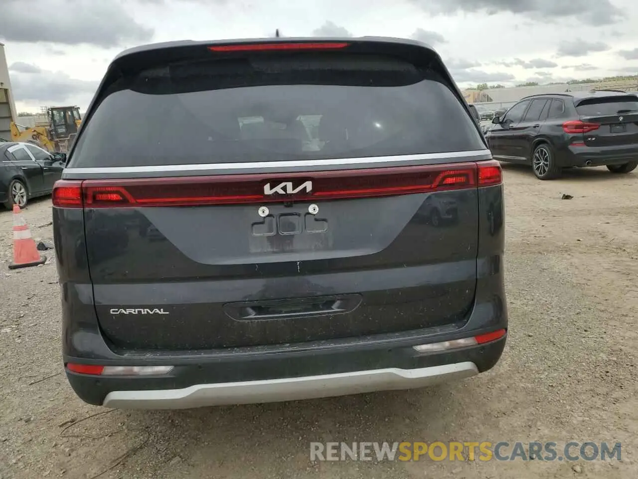 6 Photograph of a damaged car KNDNC5H32R6395835 KIA CARNIVAL E 2024