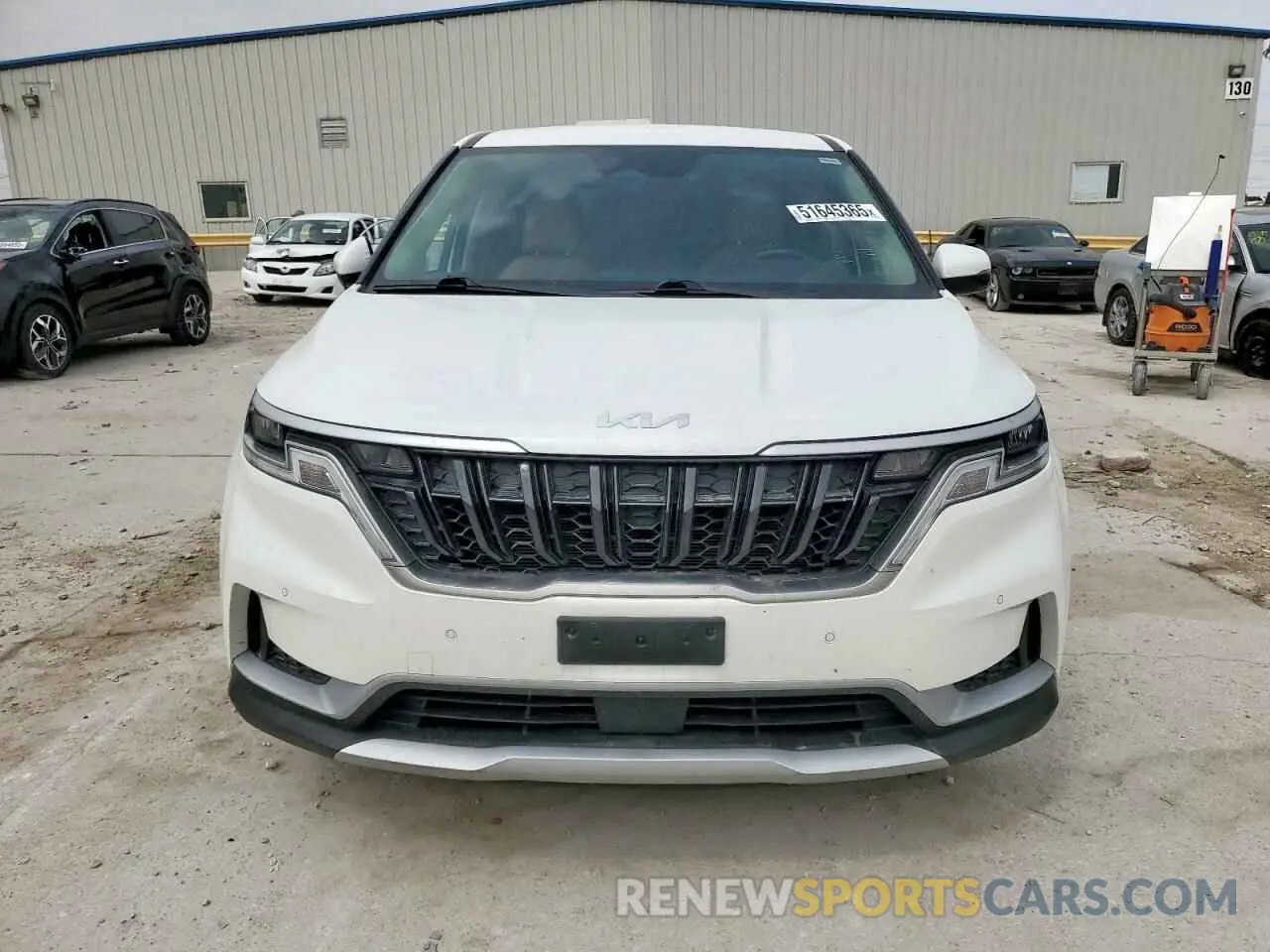 5 Photograph of a damaged car KNDNC5H33R6406812 KIA CARNIVAL E 2024