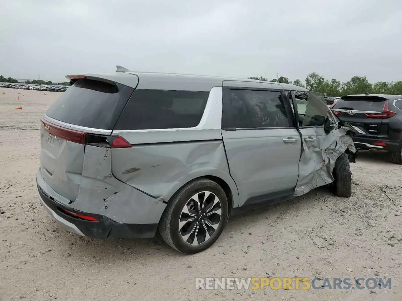 3 Photograph of a damaged car KNDNC5H33R6433489 KIA CARNIVAL E 2024