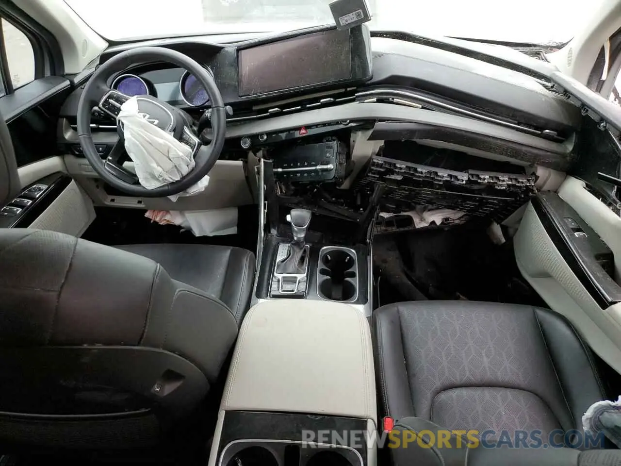 8 Photograph of a damaged car KNDNC5H33R6433489 KIA CARNIVAL E 2024