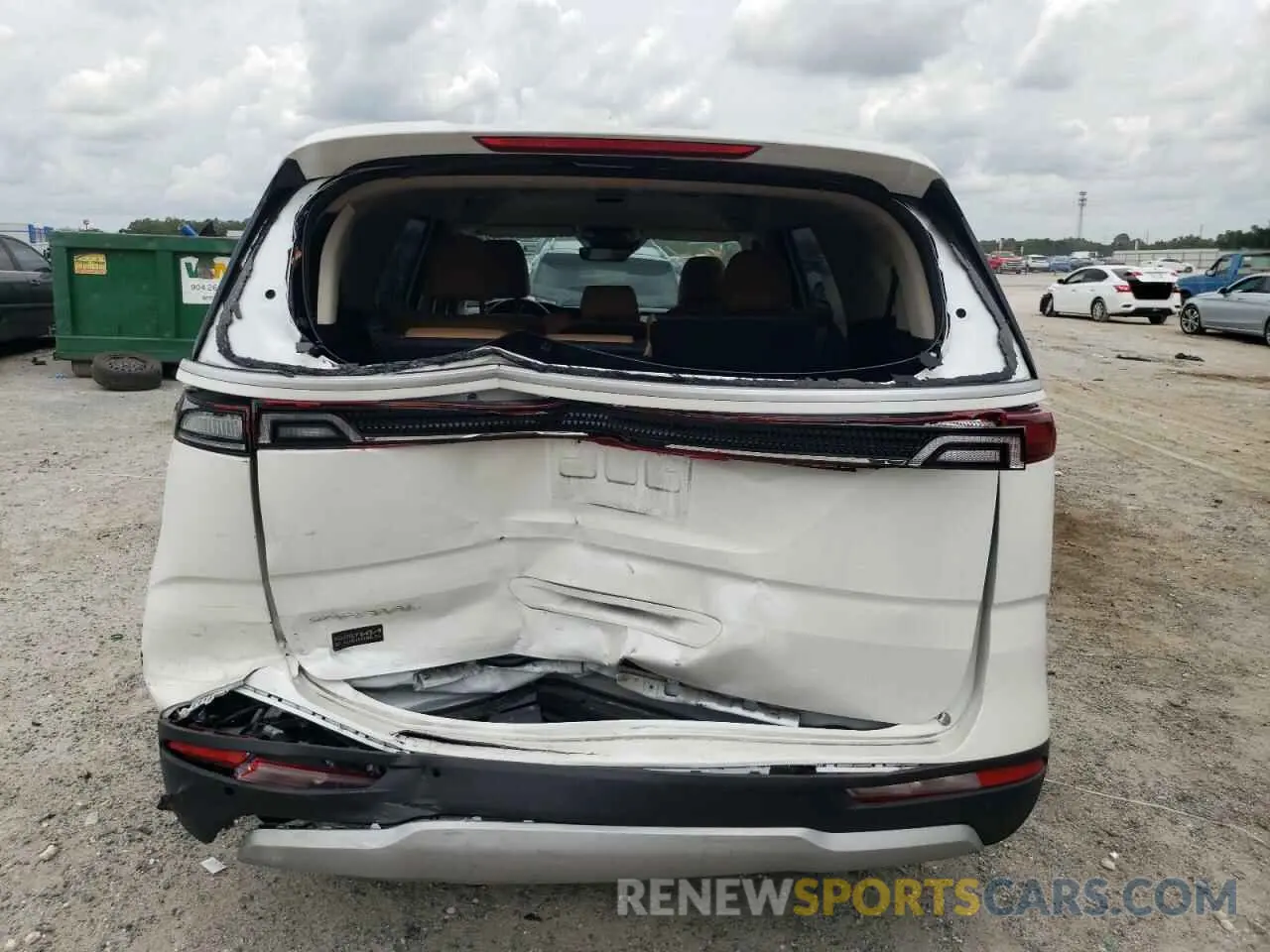 6 Photograph of a damaged car KNDNC5H38R6387738 KIA CARNIVAL E 2024