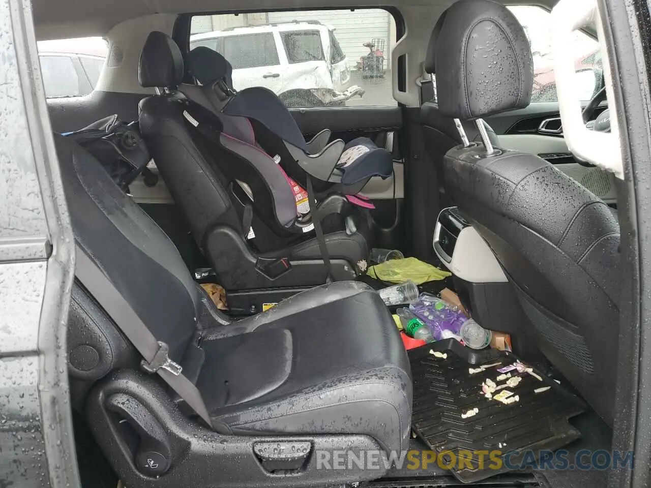 10 Photograph of a damaged car KNDNC5H38R6439921 KIA CARNIVAL E 2024