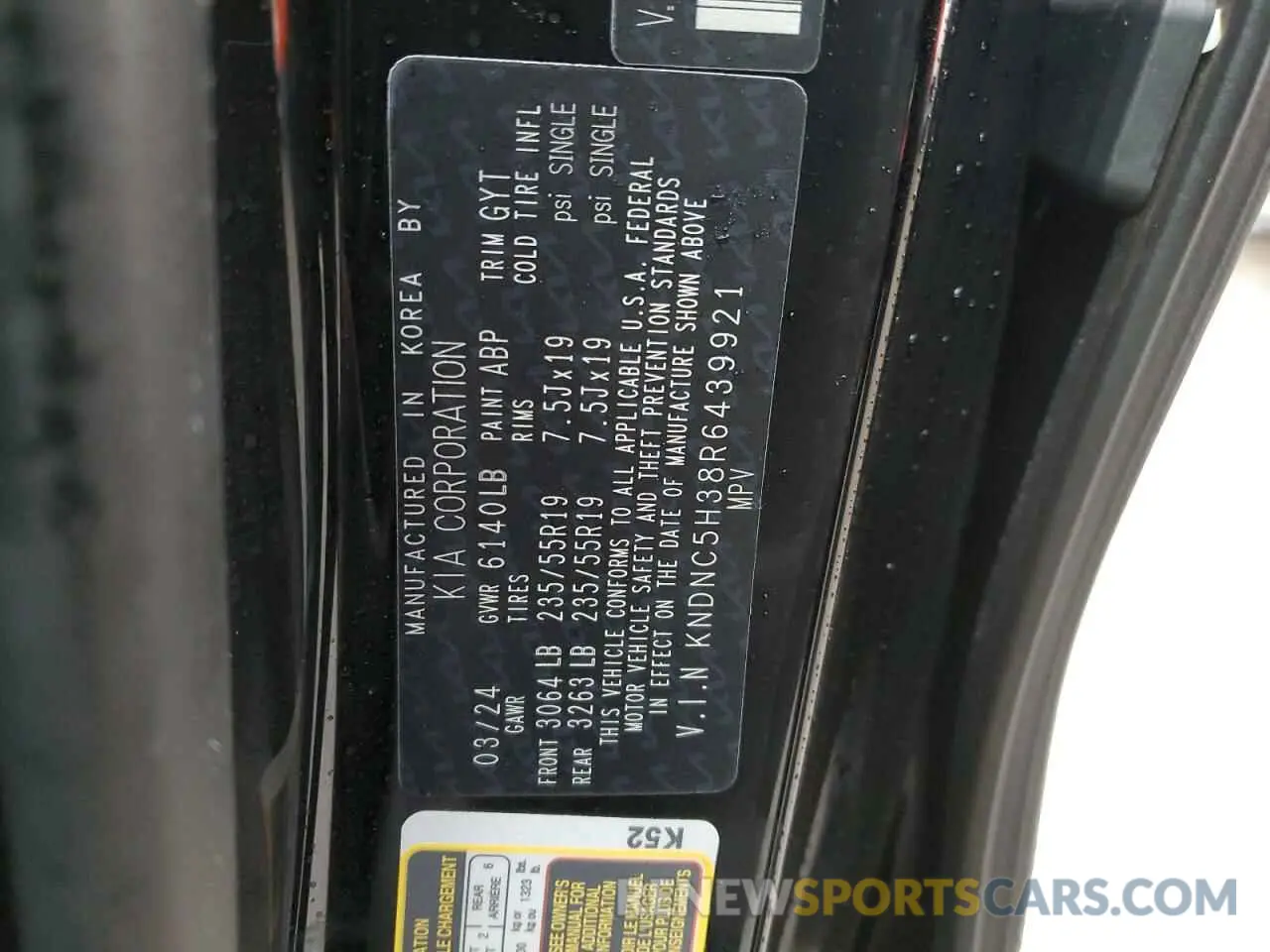 13 Photograph of a damaged car KNDNC5H38R6439921 KIA CARNIVAL E 2024