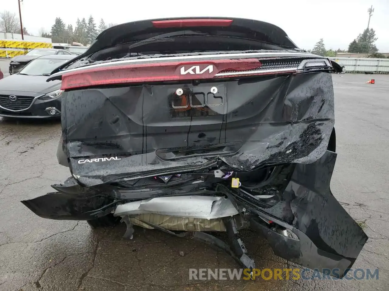 6 Photograph of a damaged car KNDNC5H38R6439921 KIA CARNIVAL E 2024