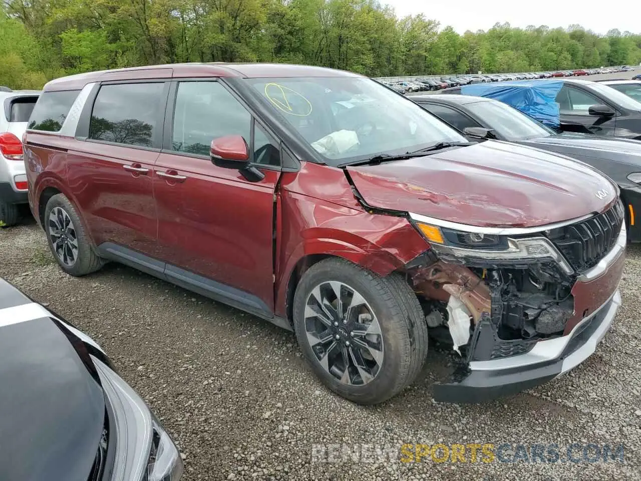 4 Photograph of a damaged car KNDNC5H39R6316631 KIA CARNIVAL E 2024
