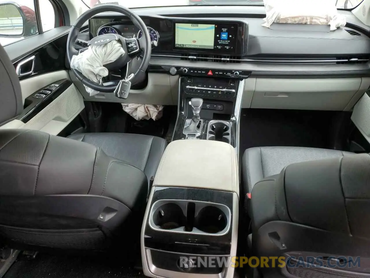 8 Photograph of a damaged car KNDNC5H39R6316631 KIA CARNIVAL E 2024