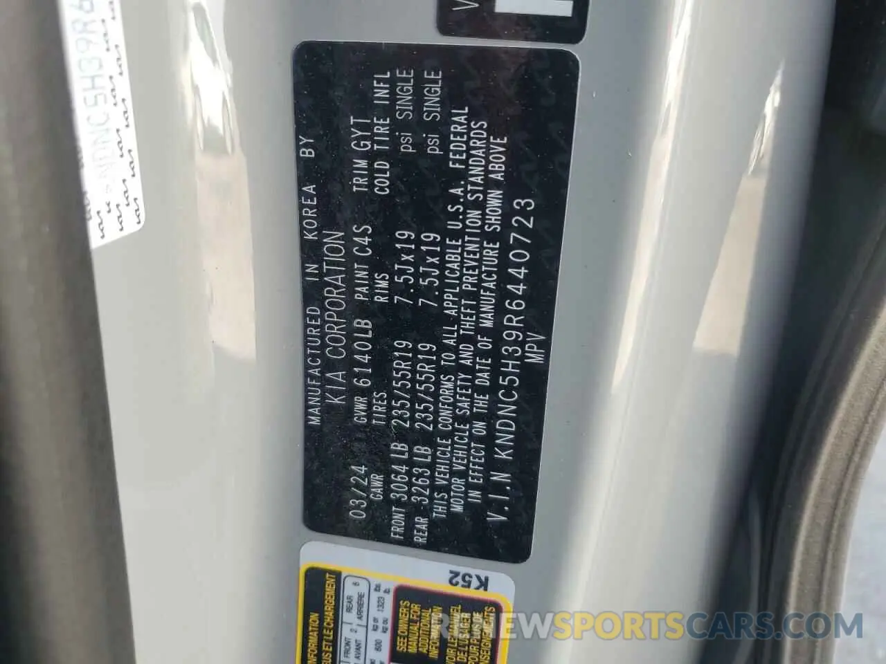 13 Photograph of a damaged car KNDNC5H39R6440723 KIA CARNIVAL E 2024