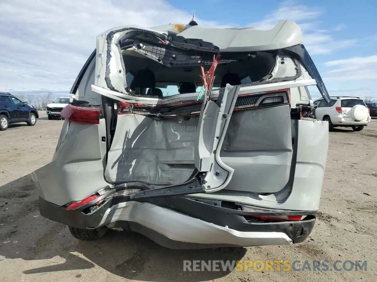 6 Photograph of a damaged car KNDNC5H39R6440723 KIA CARNIVAL E 2024