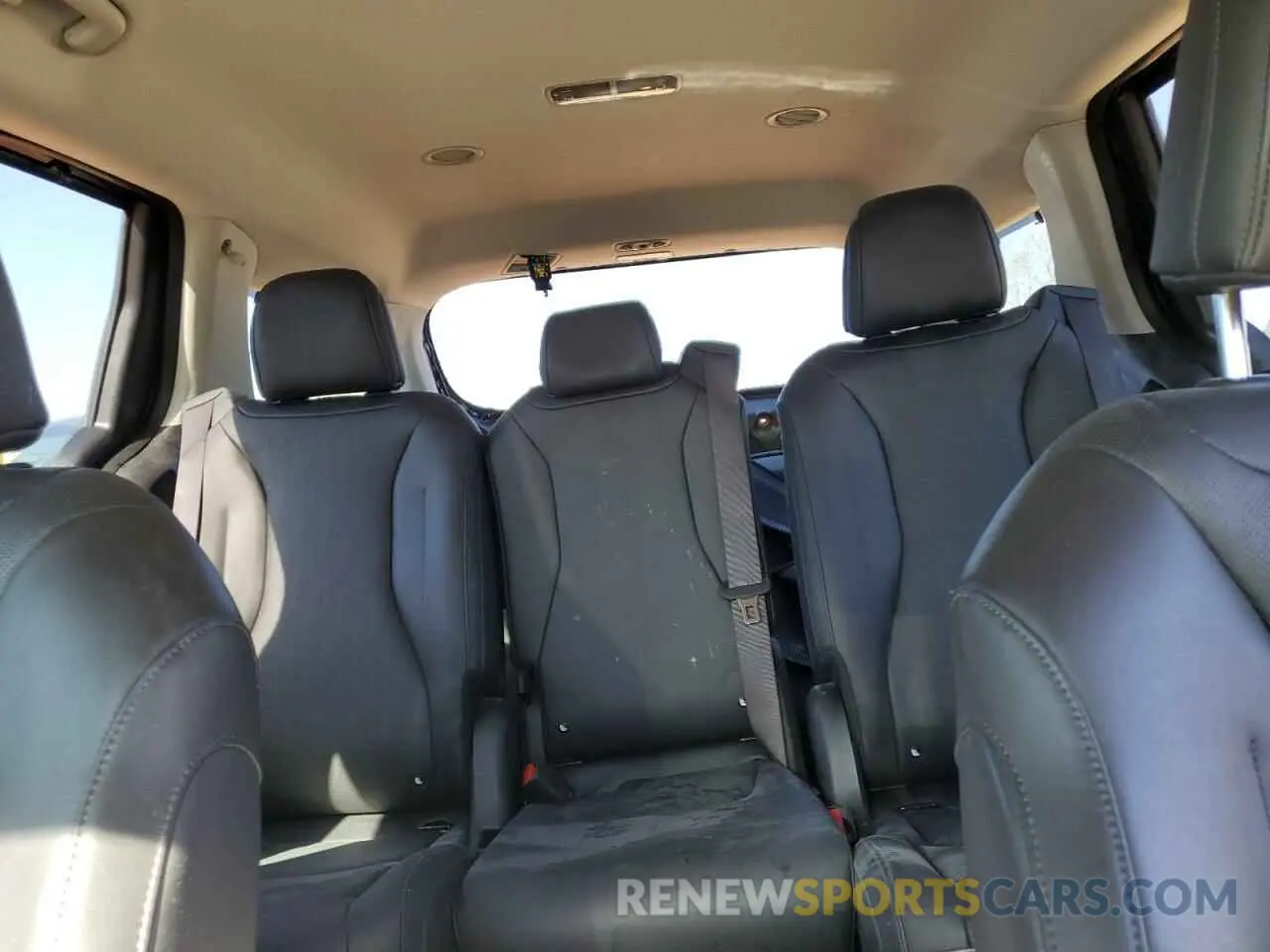 10 Photograph of a damaged car KNDNC5H3XR6373095 KIA CARNIVAL E 2024