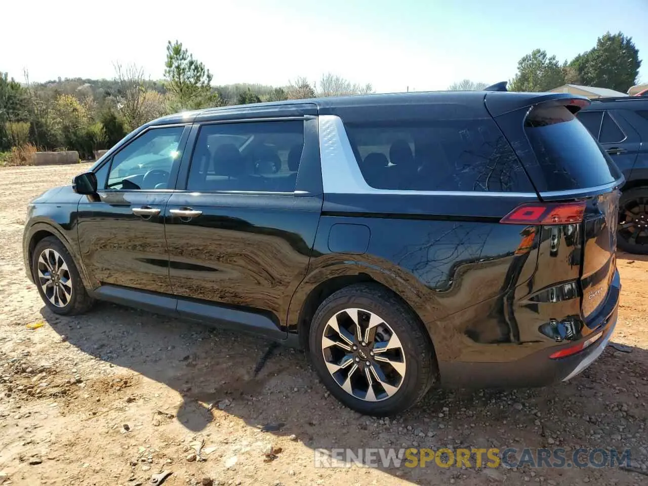 2 Photograph of a damaged car KNDNC5H3XR6373095 KIA CARNIVAL E 2024