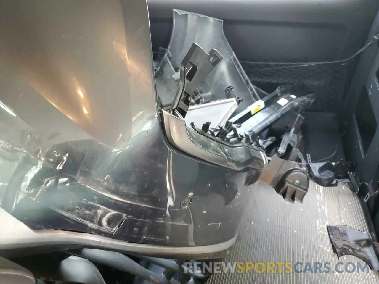 15 Photograph of a damaged car KNDNC5H3XR6404619 KIA CARNIVAL E 2024
