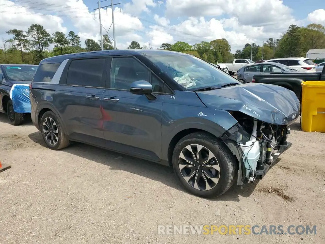 4 Photograph of a damaged car KNDNC5H3XR6404619 KIA CARNIVAL E 2024