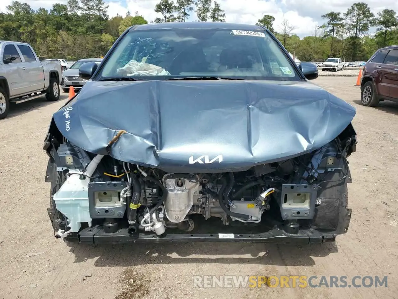 5 Photograph of a damaged car KNDNC5H3XR6404619 KIA CARNIVAL E 2024