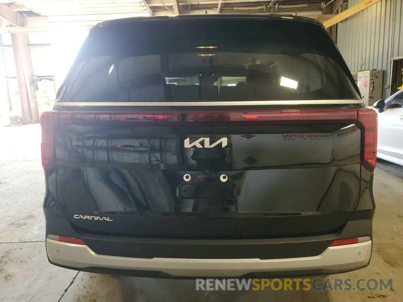 6 Photograph of a damaged car KNDNC5K35S6501192 KIA CARNIVAL E 2025