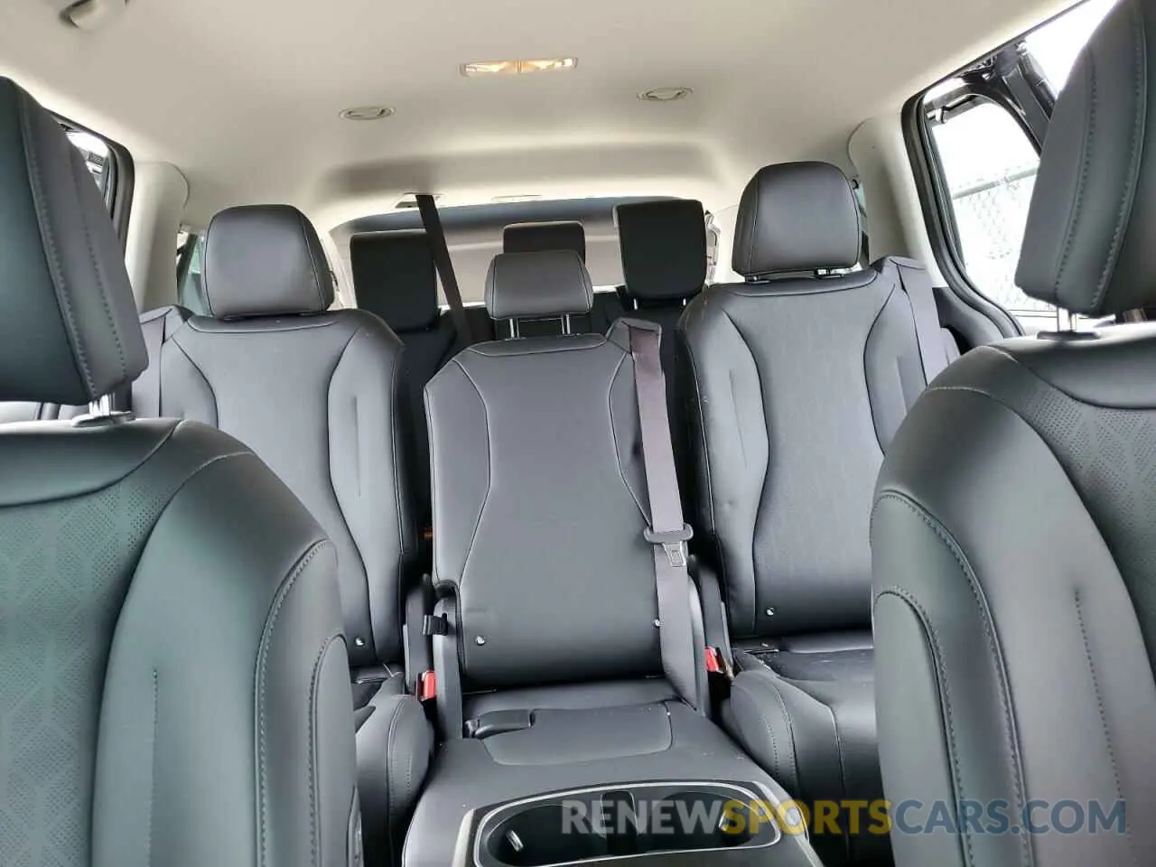 10 Photograph of a damaged car KNDNC5KA1S6037073 KIA CARNIVAL E 2025