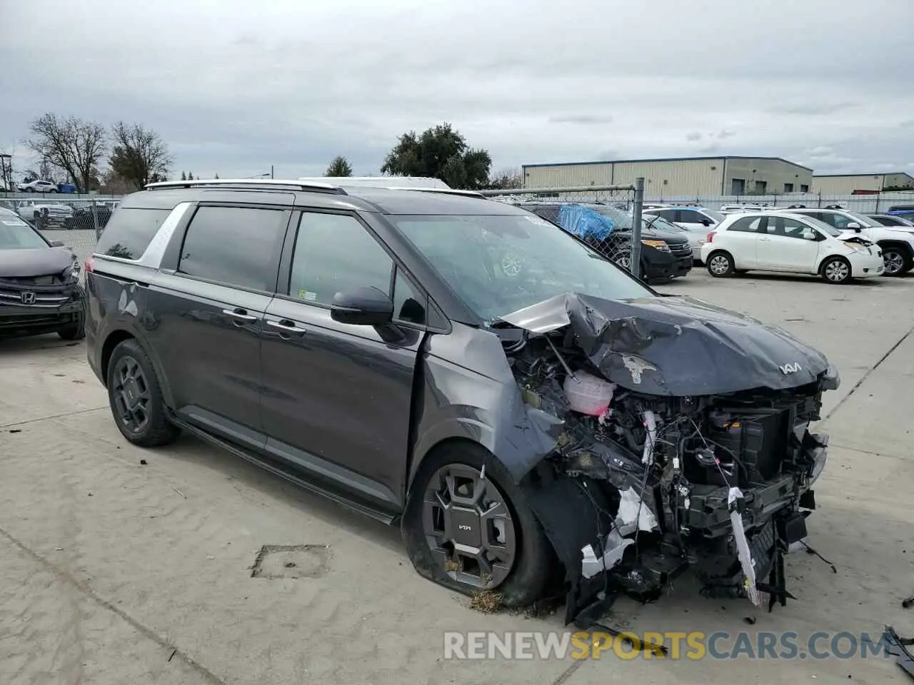 4 Photograph of a damaged car KNDNC5KA1S6037073 KIA CARNIVAL E 2025