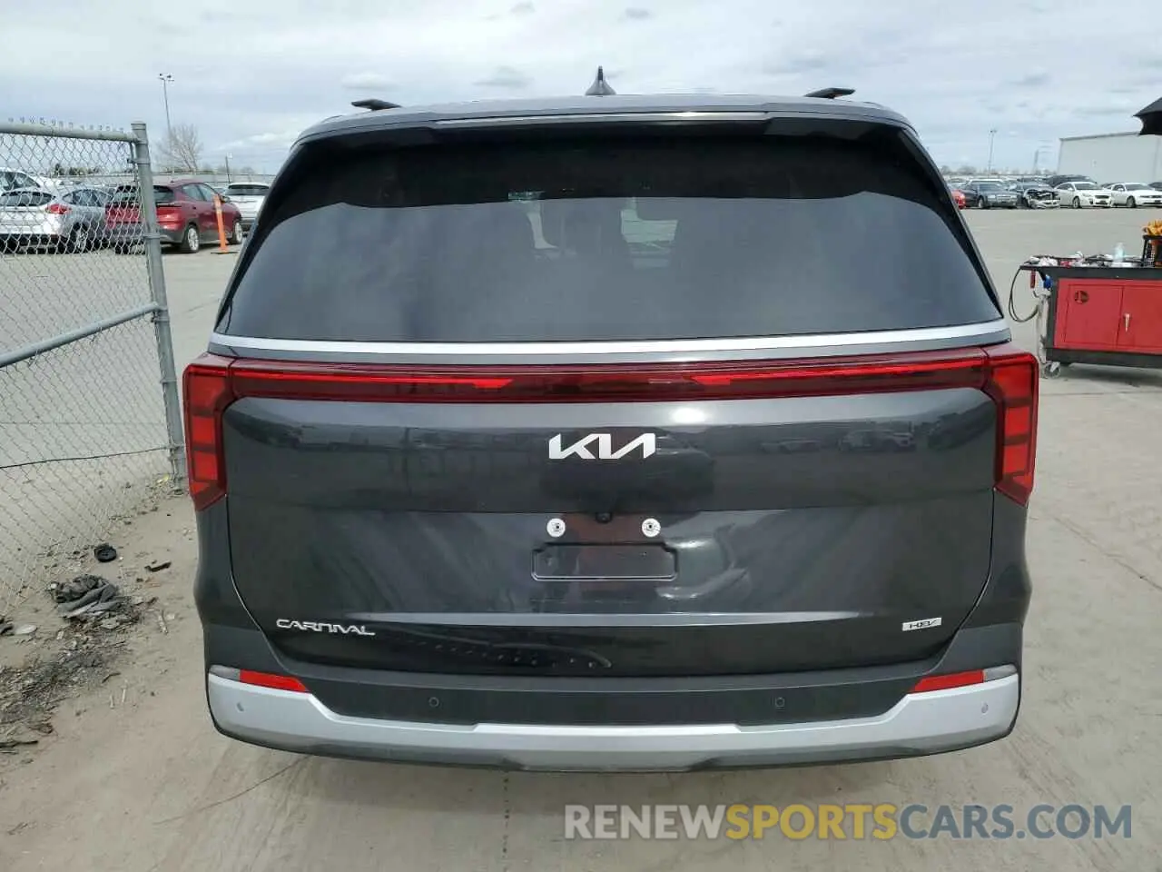 6 Photograph of a damaged car KNDNC5KA1S6037073 KIA CARNIVAL E 2025