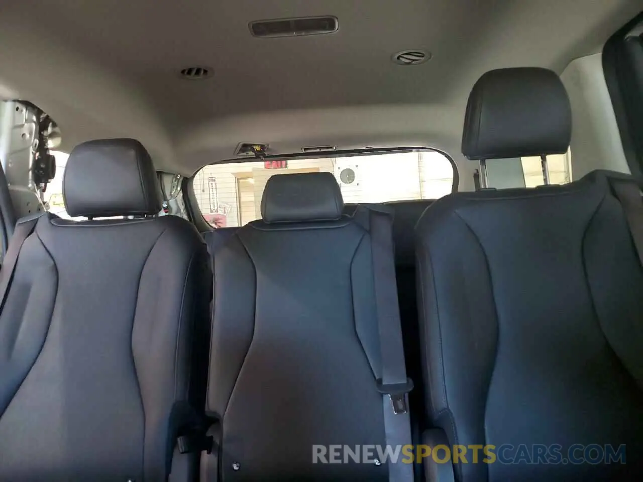 10 Photograph of a damaged car KNDNC5KA6S6048893 KIA CARNIVAL E 2025