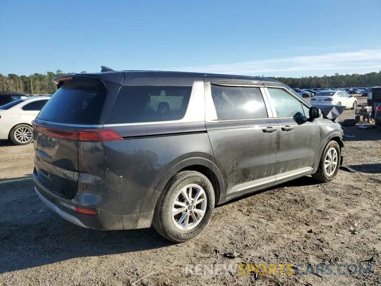 3 Photograph of a damaged car KNDNB4H31N6128063 KIA CARNIVAL L 2022