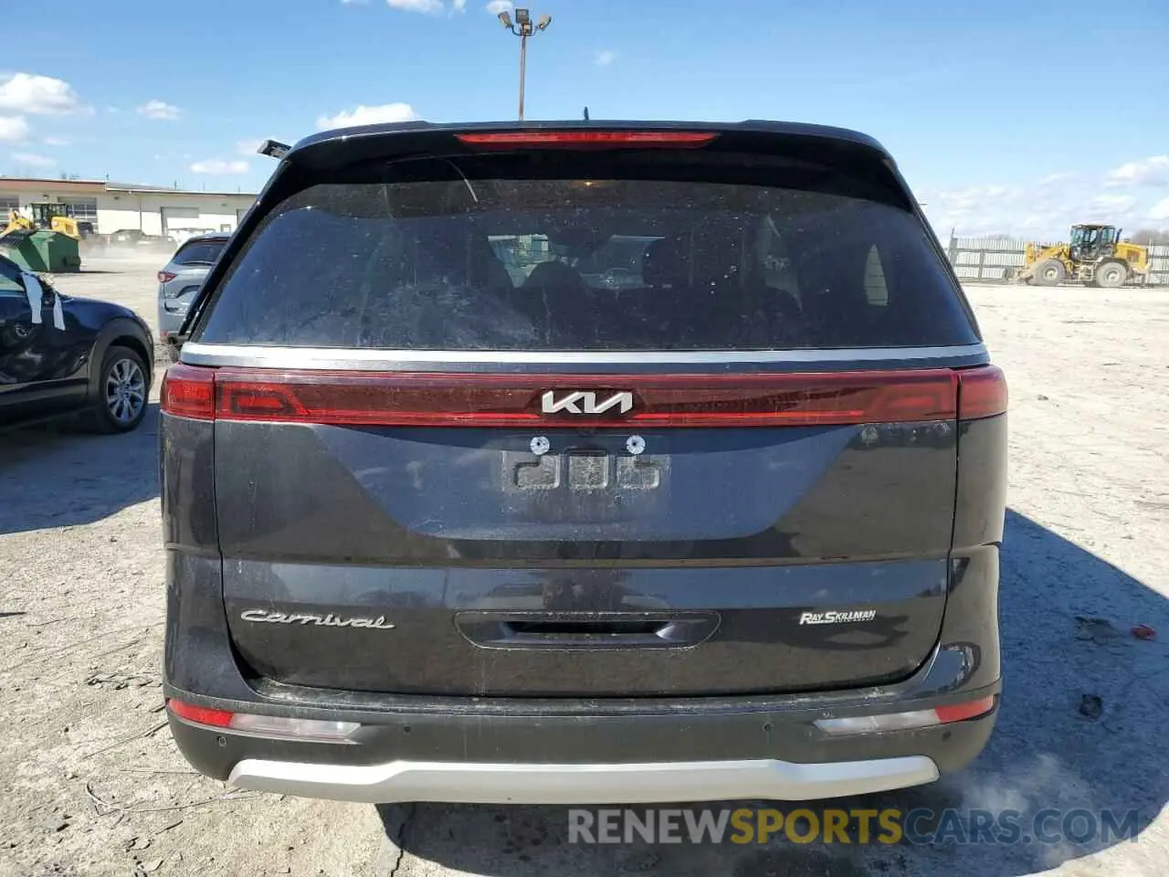 6 Photograph of a damaged car KNDNB4H32N6130940 KIA CARNIVAL L 2022
