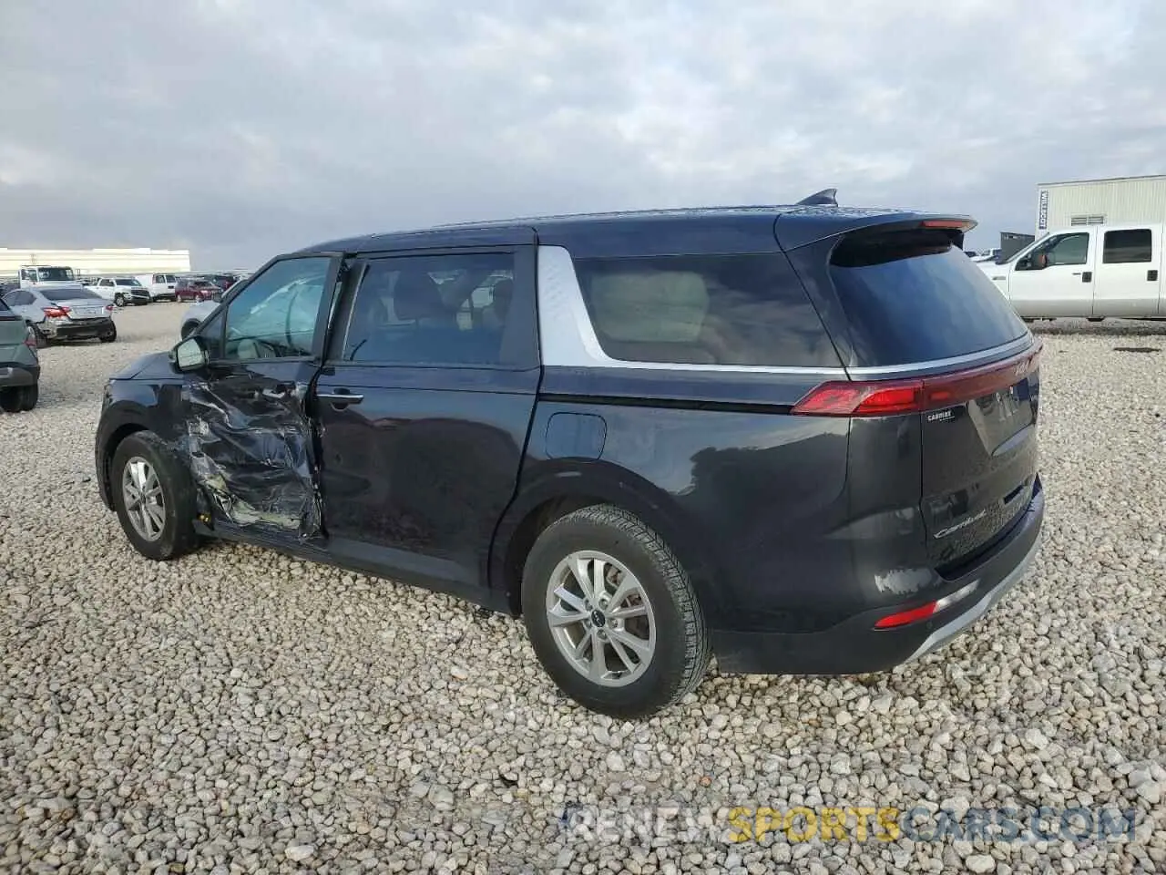 2 Photograph of a damaged car KNDNB4H33N6134253 KIA CARNIVAL L 2022