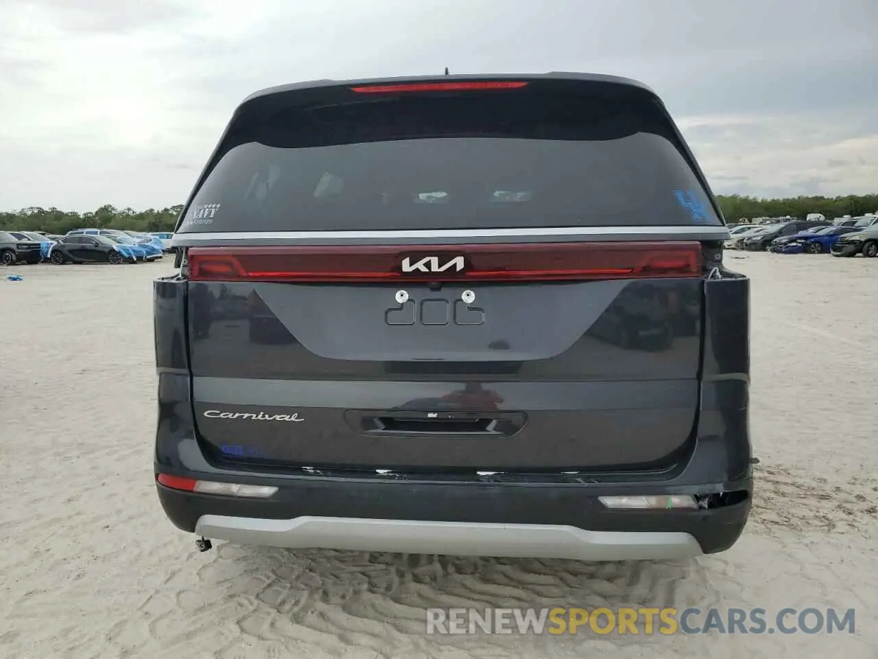 6 Photograph of a damaged car KNDNB4H35N6092541 KIA CARNIVAL L 2022