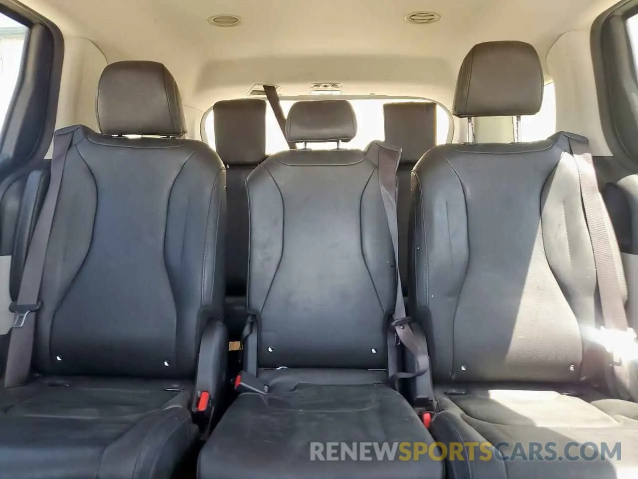 10 Photograph of a damaged car KNDNB4H35N6124453 KIA CARNIVAL L 2022