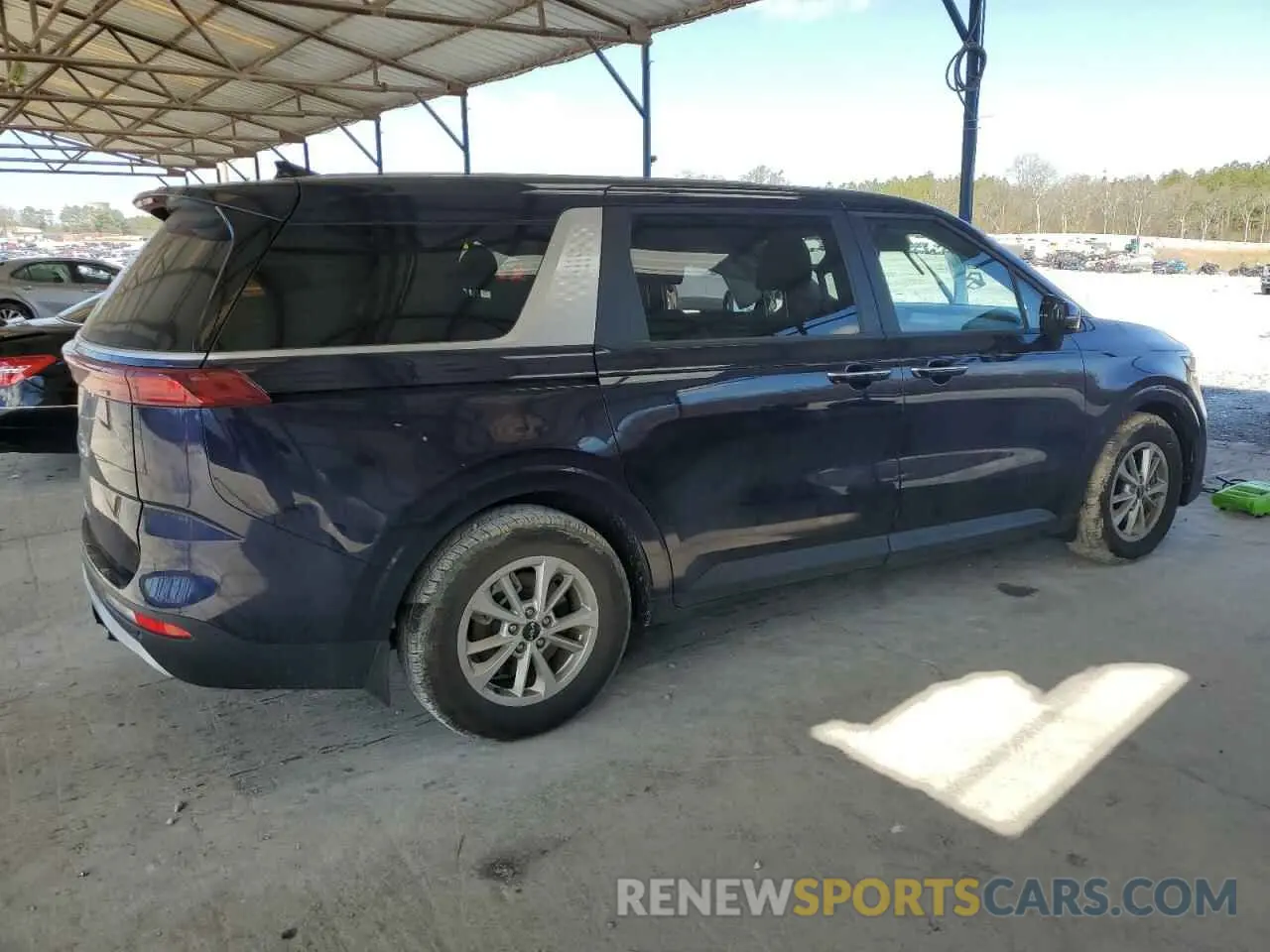 3 Photograph of a damaged car KNDNB4H35N6132519 KIA CARNIVAL L 2022