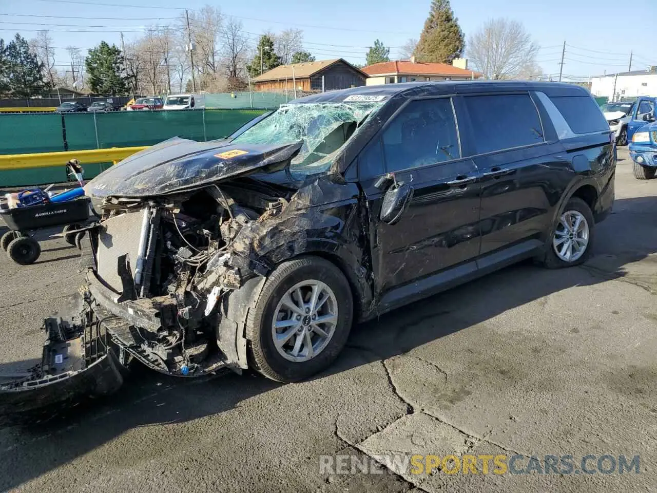 1 Photograph of a damaged car KNDNB4H35N6157596 KIA CARNIVAL L 2022